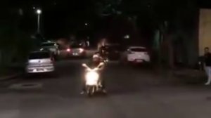 Навороченный глушитель на скутере.