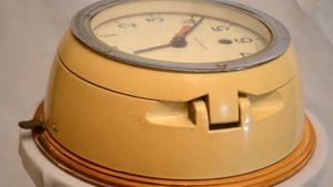 Корабельные часы 5 - 2чм . Сделано в СССР.