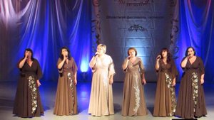 На крылечке вдвоём