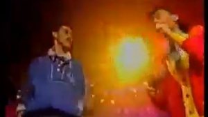 MC Miker G & DJ Sven - Holiday Rap - BBC