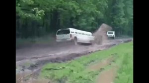 «Грязевой экстрим: лимузин на бездорожье».