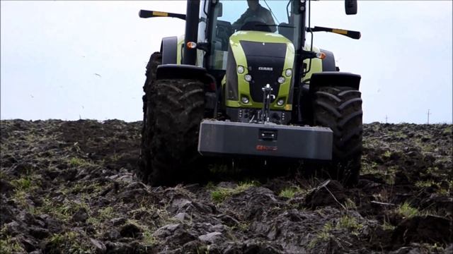 Трактор CLAAS AXION 950 работаем на залежах смотреть онлайн