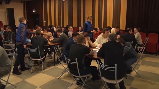 В Центре национальных культур состоялась первая в сезоне игра «Что? Где? Когда?» смотреть онлайн