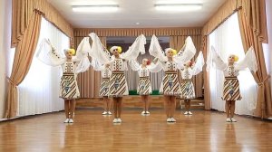 Хора фетилор (молдавский народный танец)