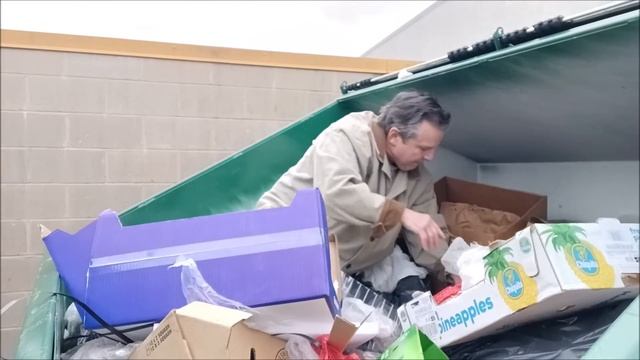 DUMPSTER DIVING IN WHICH FRUGAL DADDY MEETS A SUBSCRIBER