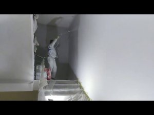 HYVST SPT 390 покраска стен в подъезде окрасочным аппаратом безвоздушного распыления