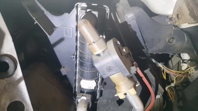 ЗАМЕНА РАДИАТОРА ОСНОВНОЙ ПЕЧКИ DAF 105 смотреть онлайн