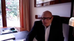 Помнит прошлое, зрит настоящее, предвидит будущее.  Давид Шмидт (Швейцария)