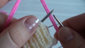 Вяжем шапку для куклы. Мастер-класс для начинающих. Часть 1