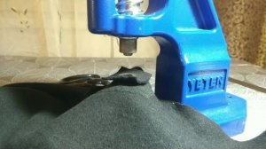 Устанавливаем люверсы, компактным турецким прессом Yeten