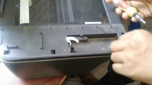 How to disassemble HP Deskjet 2050 Printer