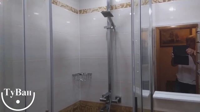 Маленькая ванная в хрущёвке с душевым поддоном