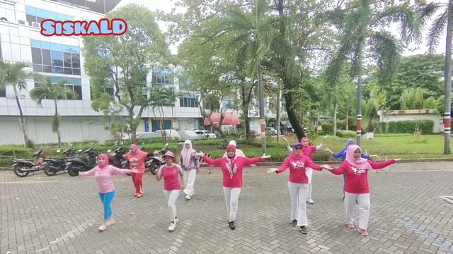 Amor Bachata| Line Dance | Choreo : Nina Ralliza | Demo by SiskaLD ? смотреть онлайн