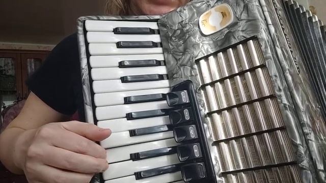 Видеоразбор Любовь похожая на сон, на аккордеоне, припев., 2 часть смотреть онлайн