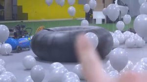 Что, если колесо трактора бесконечно накачивать насосом