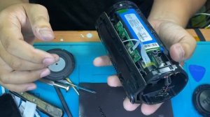 Disassembly JBL FLIP 3 fix Connector