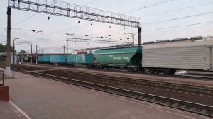 Товарный поезд с граффити для любителей поездов
