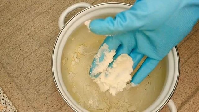 Как отмыть эмалированную кастрюлю подручными средствами. Эффективное средство.