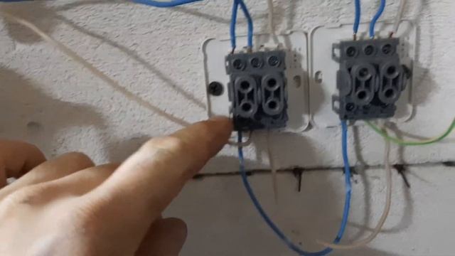 Переходной выключатель двухклавишный LEXMAN смотреть онлайн