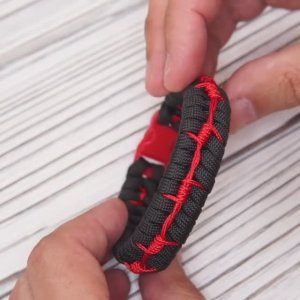 Браслет из паракорда #shorts