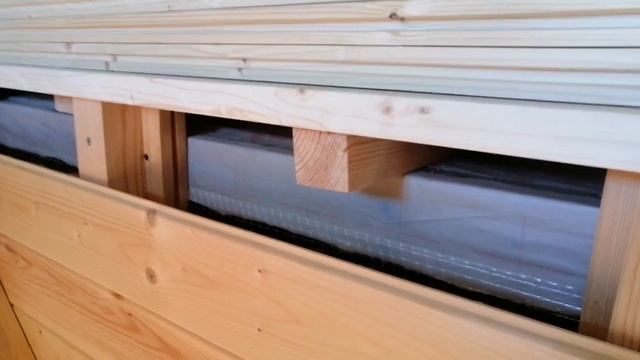 Каркасная баня своими руками. Утепление перекрытия между баней и мансардой.