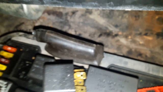 Трещит реле на включение вентелятора.В чем может быть проблема? смотреть онлайн