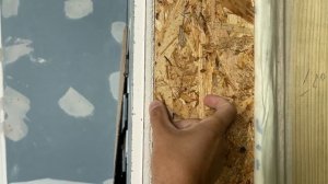 Отделка сип дома гипсокартоном. Высота потолка 7,5 метров.