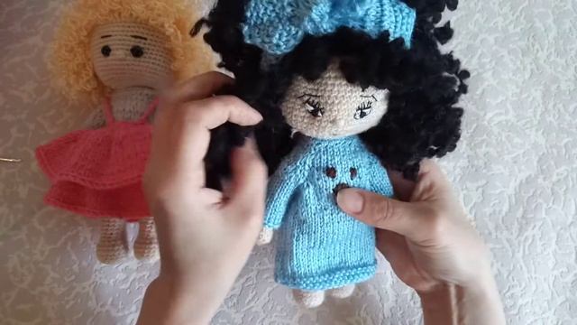 Вязаные куколки по одной схеме. Часть 1 - ноги + тело. Схема по видео. #вязанаякукламк #куклакрючко