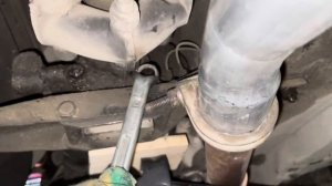 ВАЗ 21013 поменял глушитель резонатор, поставил новое лобовое стекло, замена подушки коробки переда