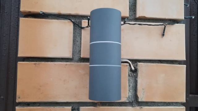 Установка подсветки столбов. Светильники. #своимируками #подсветка #подсветкафасада