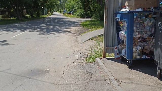 Мусорки горели и не раз, но это не Париж, это древний русский Дмитров смотреть онлайн