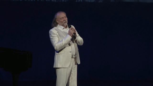 Александр Болотник с песней Не стало мамы на земле