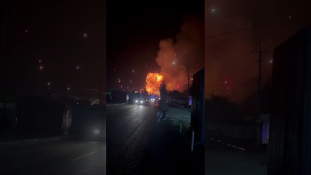 «Седово закрыто на въезд. Горят склады БК и вертолеты».