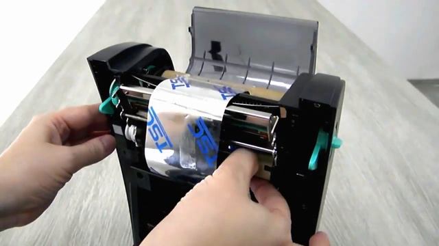 TSC TC200⁄TC210⁄TC300⁄TC310  Loading the ribbon