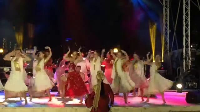 Индийский танец в городе Ход-ха-Шарон. смотреть онлайн