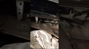 Снятие поводка дворника и пластиковой накладки Citroen C- Elysee,  Peugeot 301.