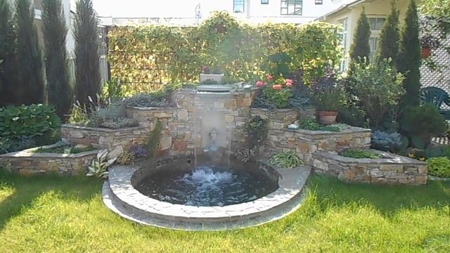 Многоярусная клумба с водопадом смотреть онлайн