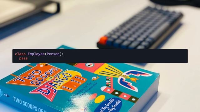 What are Python classes and how to use them