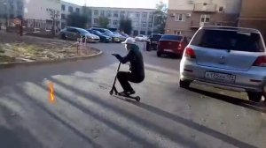 Паркур и трюки на самокате под музыку