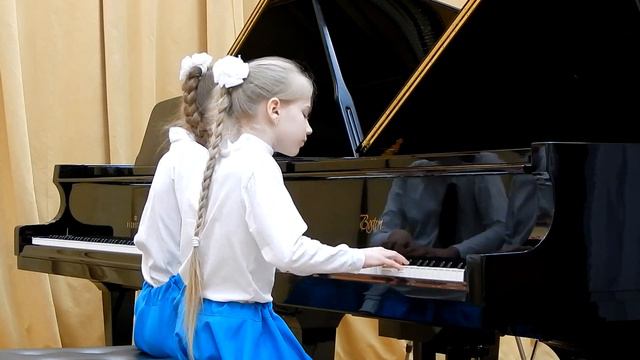 9. Грибова Елизавета - Завьялова Полина (класс Улановской О.В.) В. Гаврилин «Стонет сизый голубочек смотреть онлайн