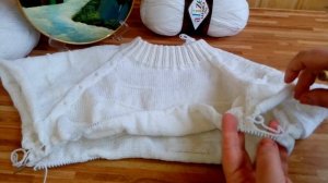 Белый мужской джемпер  спицами / Ализе Ланаголд файн / Часть 2 - петли рукавов отделены