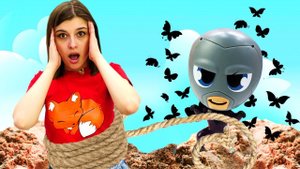 Кукла Маринетт потеряла свой талисман — сережки Леди Баг! — Бражник на детской площадке