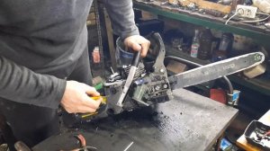 бензопила глохнет при нажатии на шину