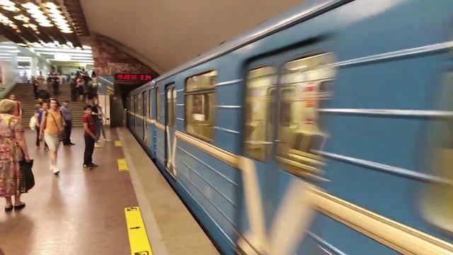 Поезд проехал станцию "Заельцовская" смотреть онлайн