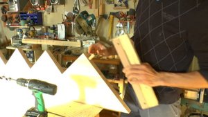 Простой и надёжный способ крепления косоуров.