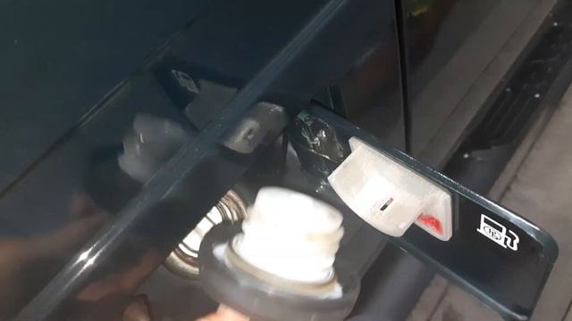 Держатель пробки бензобака нива легенд смотреть онлайн