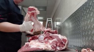 Обвалка говядины, тазобедренной части.