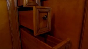 УГЛОВОЙ КУХОННЫЙ ГАРНИТУР ИЗ ДЕРЕВА || КЛАССИЧЕСКАЯ ДЕРЕВЯННАЯ КУХНЯ 2020