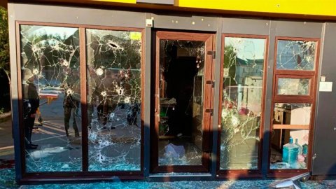 Три мирных жителя погибли и еще более 20 пострадали в результате обстрела в городе Сватово в ЛНР