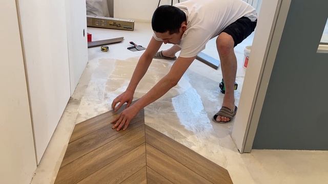 Arlok 35 – лучший клей для кварц-винила! смотреть онлайн